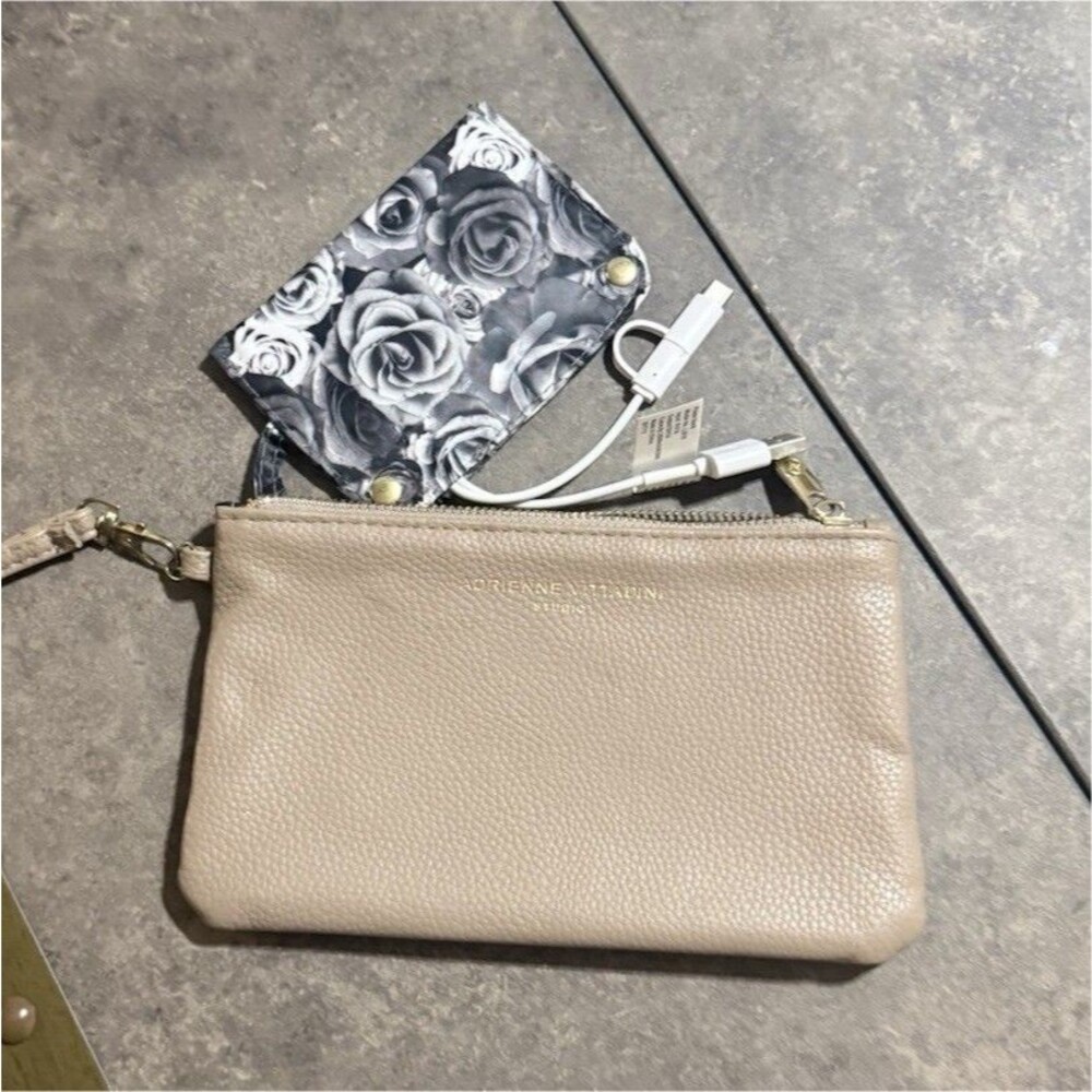 Beige Women’s Wristlet Wallet, Zipper & Wrist Strap, Credit Card Slots